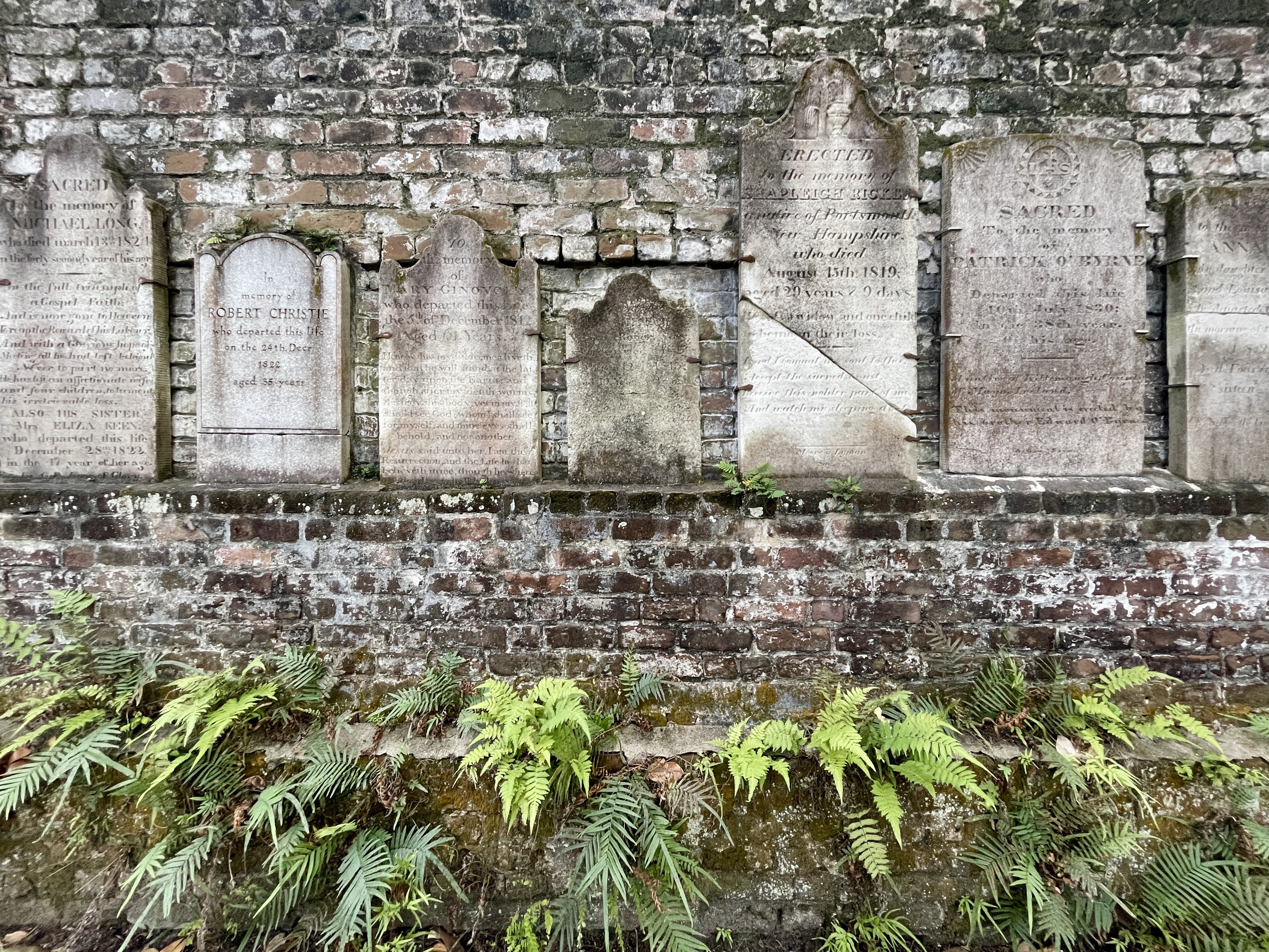 Colonial Park Cemetery in Savannah, Ga